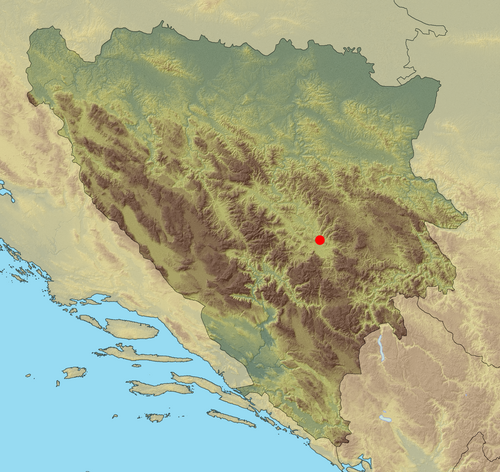 Mapa rzeźby terenu BiH z czerwonym kołem